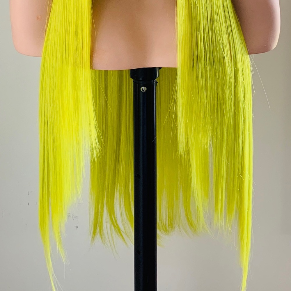 🌹30” Long Straight Green Lemon Premium Fiber Wig with Bangs for Daily Wear/Event - Picture 2 of 11
